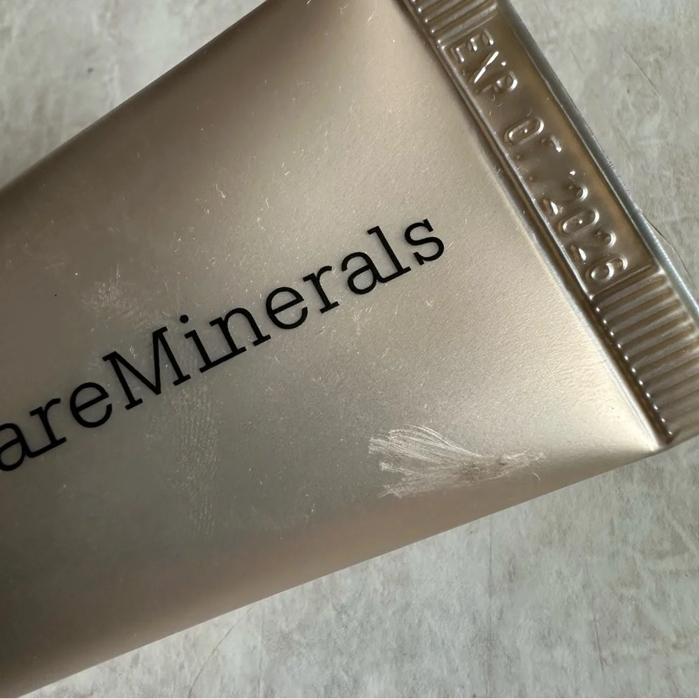 New NO BOX bare minerals tinted moisturizer - Picture 4 of 5